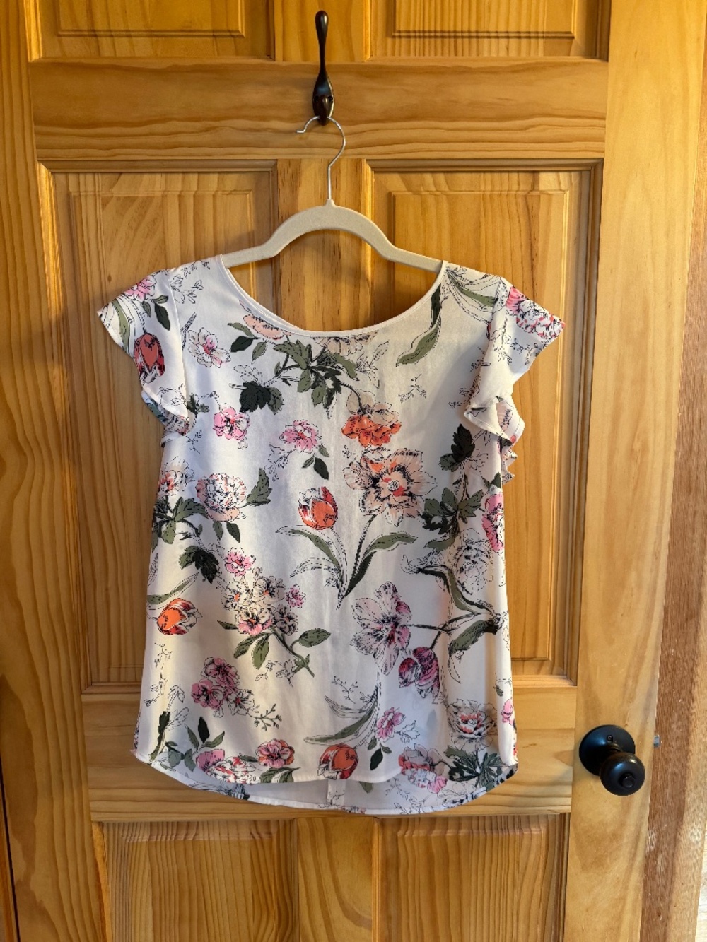 Ann Taylor summer flutter sleeve blouse